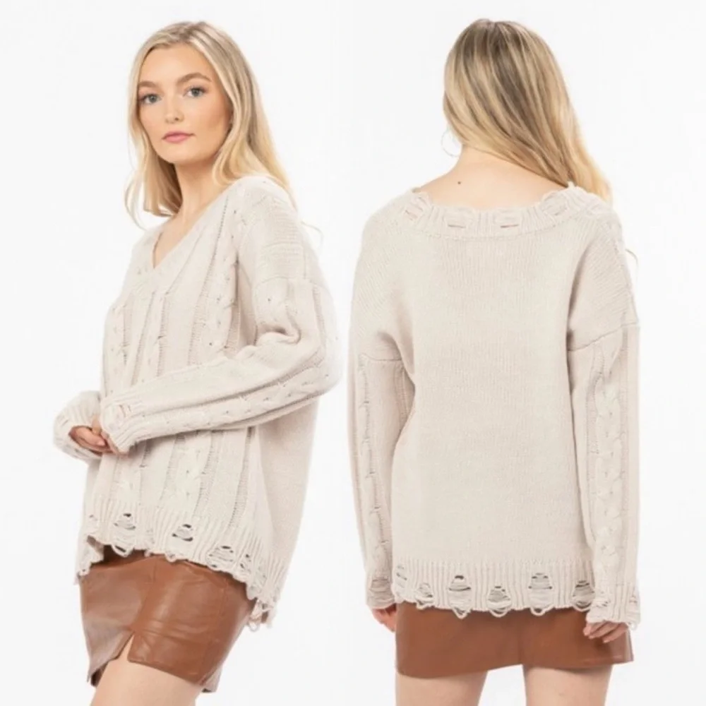 Cable knitted soft v neck sweater with distress - Picture 3 of 7